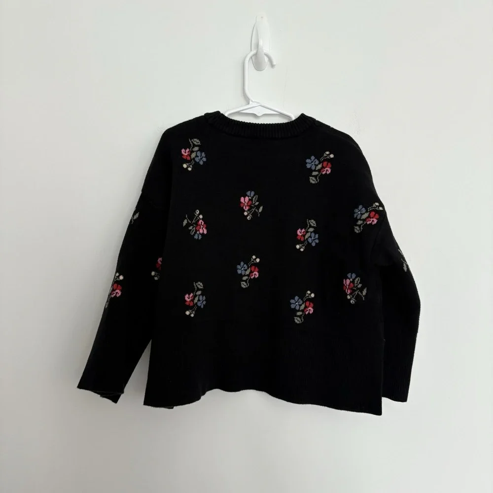 Gap Kids Girls Sweater Small 6-7 Black Crewneck  Floral Cotton Blend Oversized